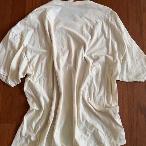 NWT Urban Outfitters Woodstock Graphic Tee - Picture 4 of 4
